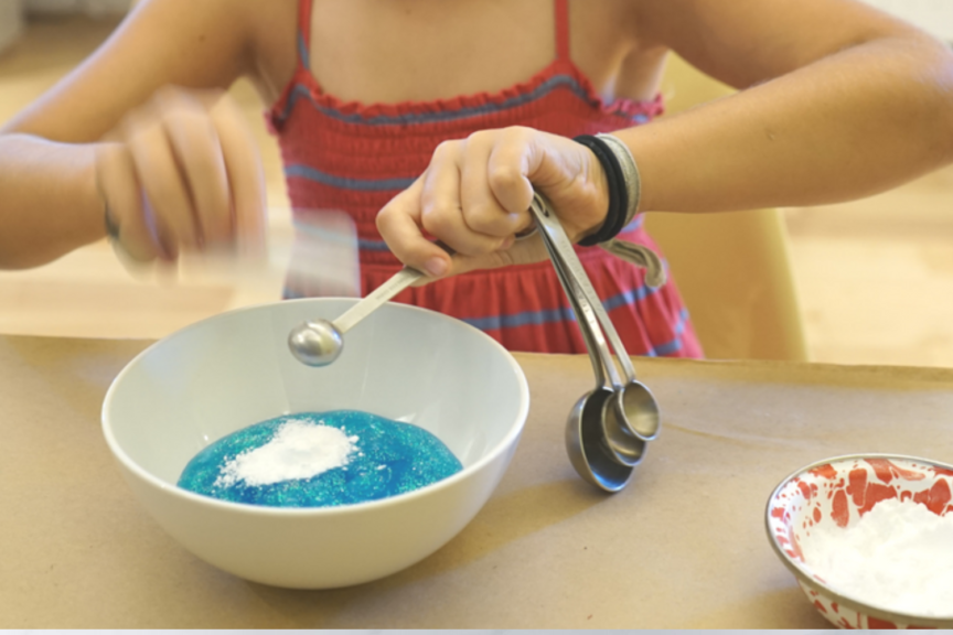Activating the Slime using baking soda or borax
